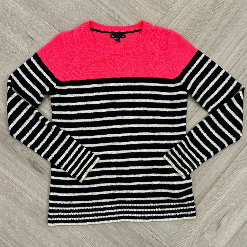 Gap Striped Crewneck Sweater Size Small Navy and White Stripes with Bright Pink